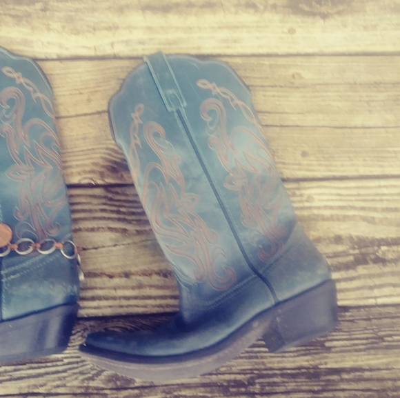 Cowboy boots - Picture 2 of 3